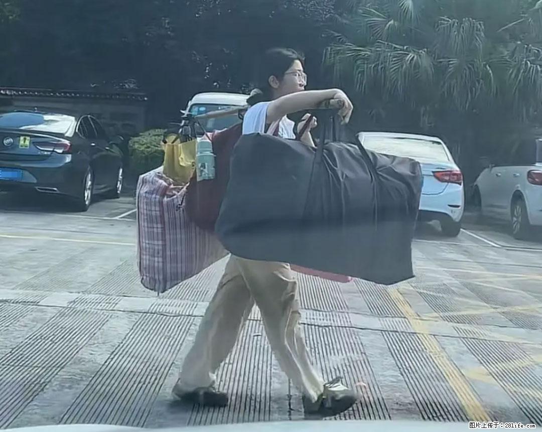 全网追的“扁担女孩”，找了一份暑假工，时薪12元 - 宜宾生活资讯 - 宜宾28生活网 yb.28life.net